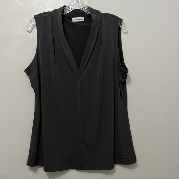 Calvin Klein Tops - Calvin Klein V-neck Sleeveless Blouse | Women’s Approx Size Large